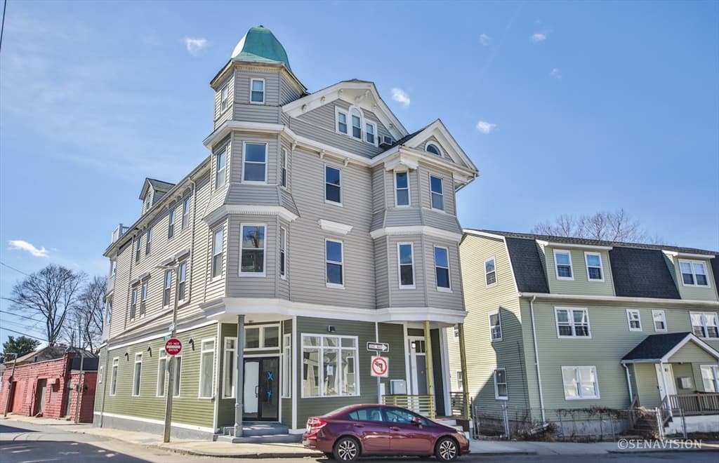 205-207 Boylston Street