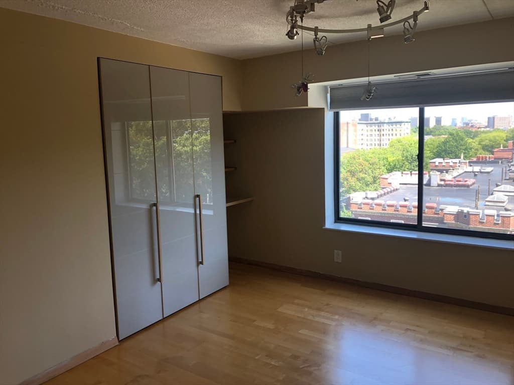 1243 Beacon St #7C photo 4