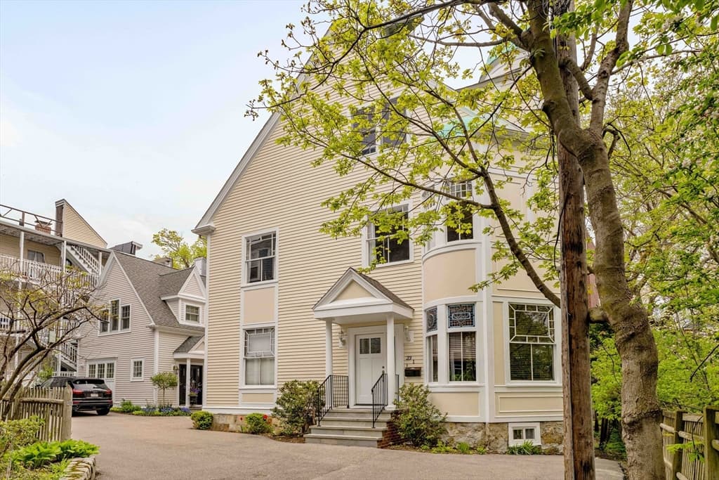 23 Harvard Ave #2