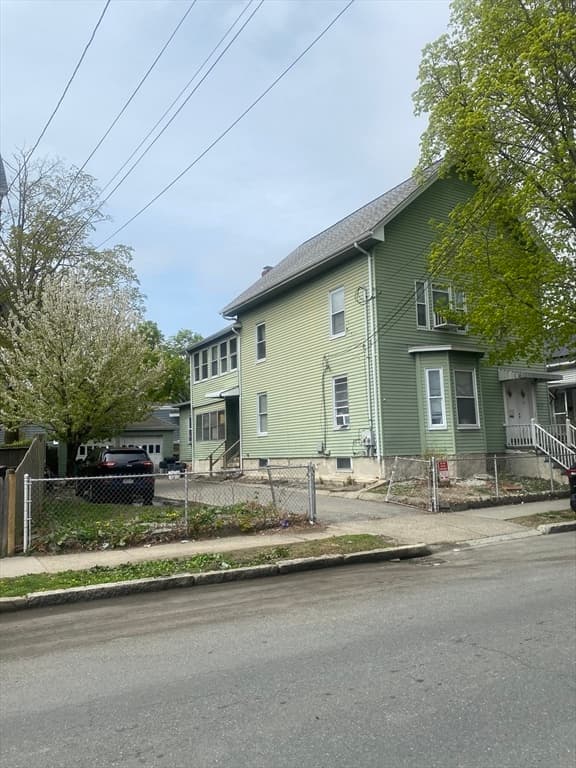 22 Whiting St photo 2