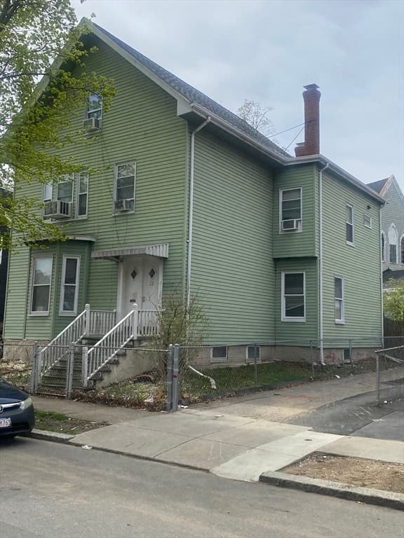 22 Whiting St