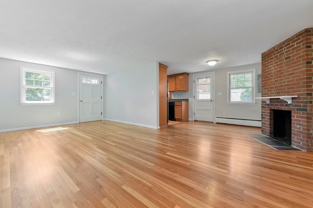 10 Westchester Circle photo 4