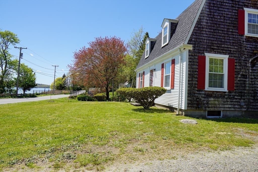 225 Bayview Avenue photo 3