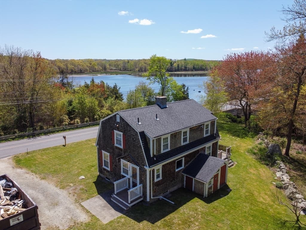 225 Bayview Avenue photo 5