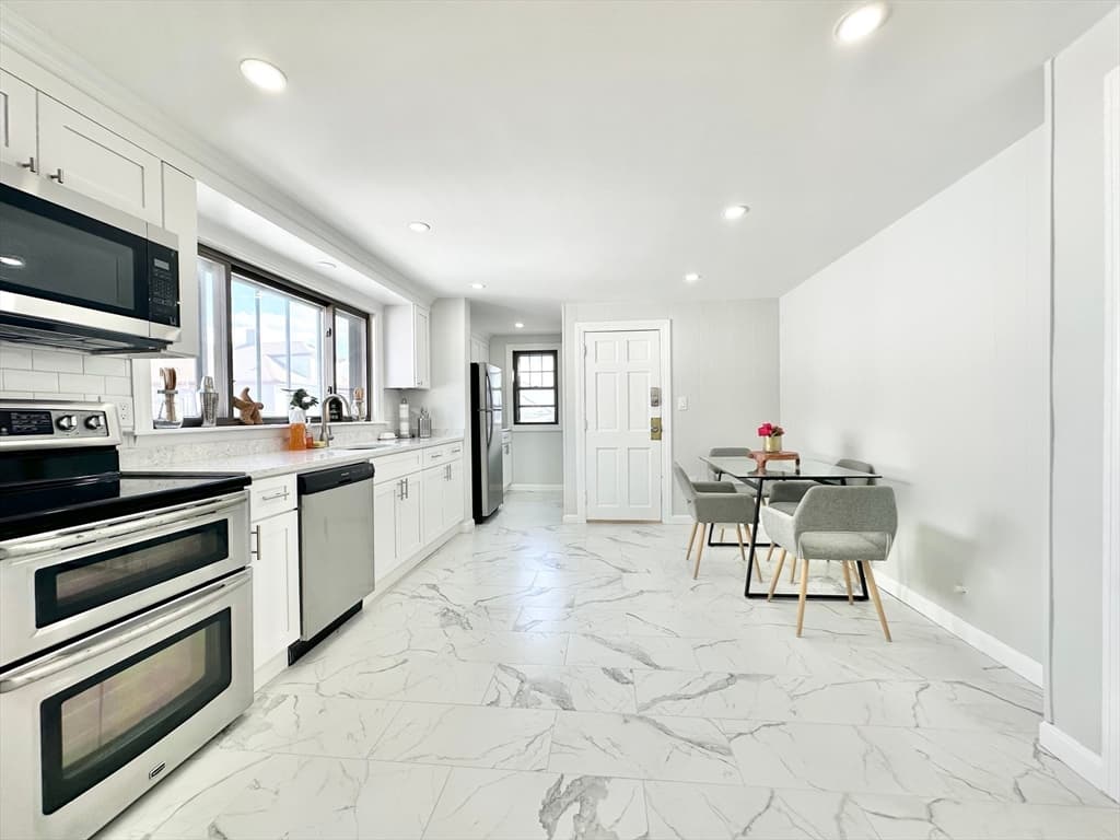 105-107 St Andrew Rd #2