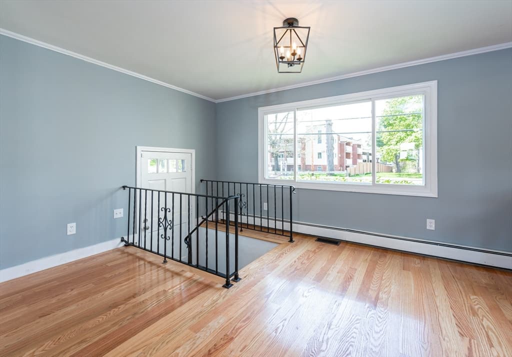 1291 Varnum Avenue photo 4