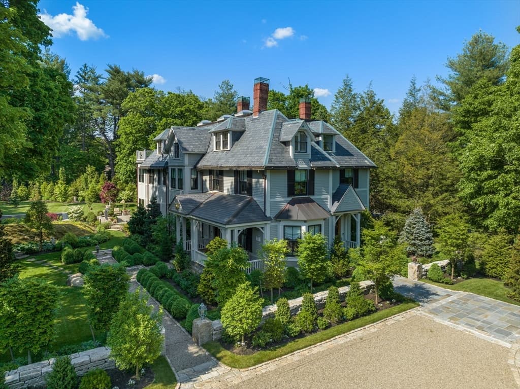215 Boston Post Road
