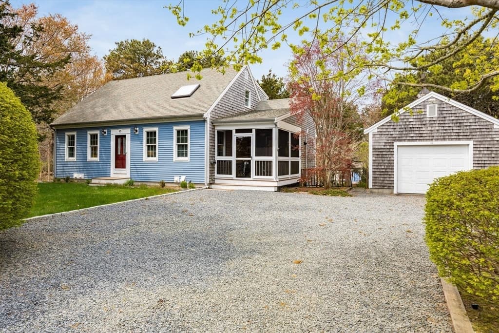 85 Blue Heron Way