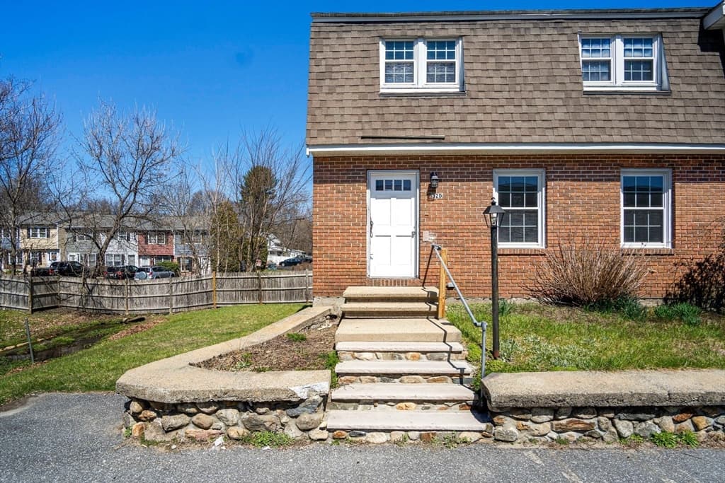 32 Rockingham St #D photo 2