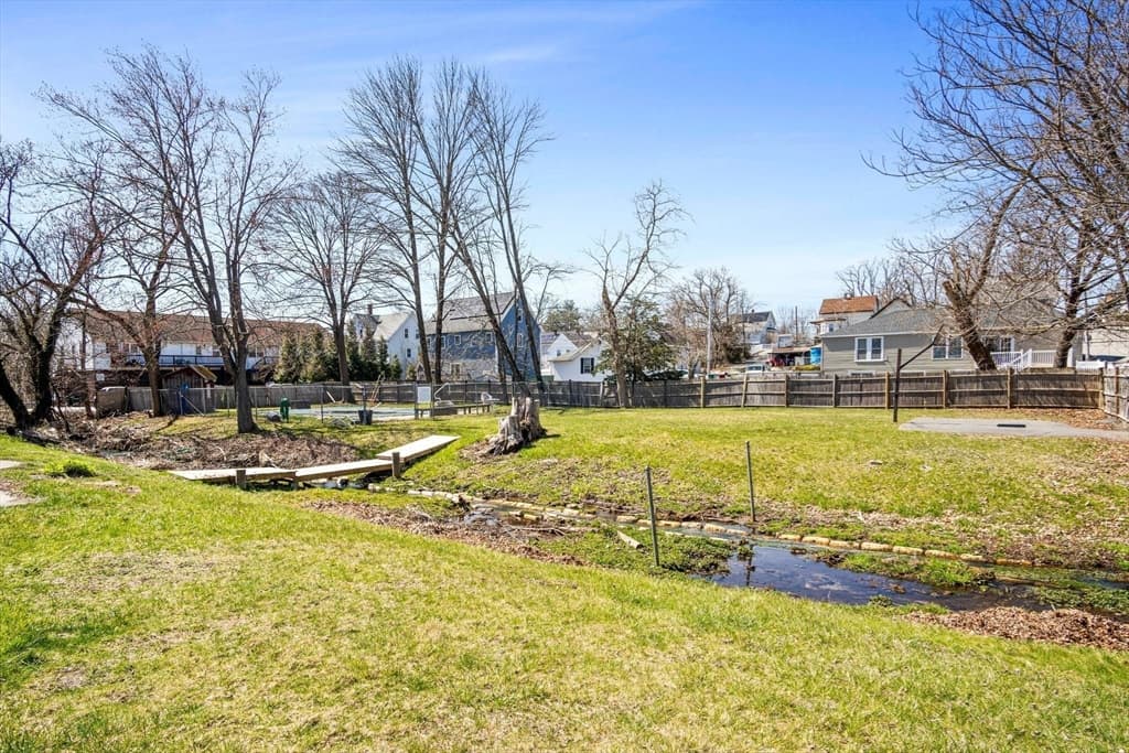 32 Rockingham St #D photo 5