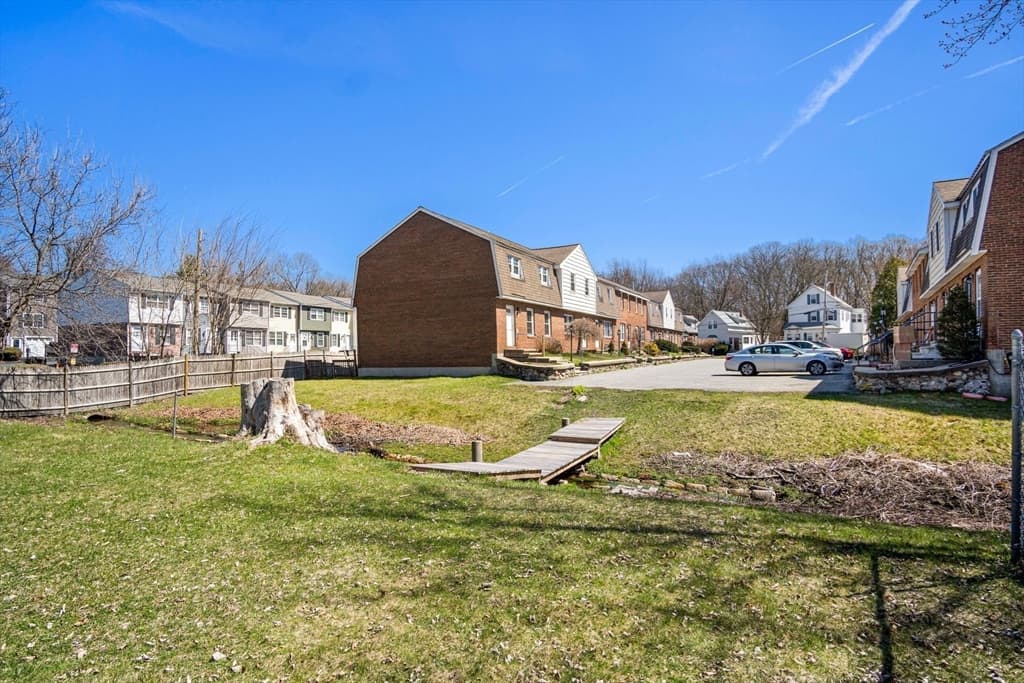 32 Rockingham St #D photo 4
