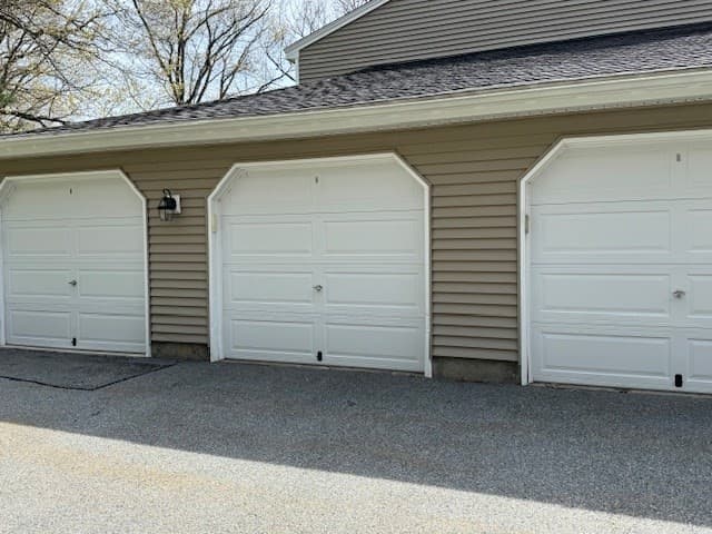 631 Edgebrook Dr #631 photo 3