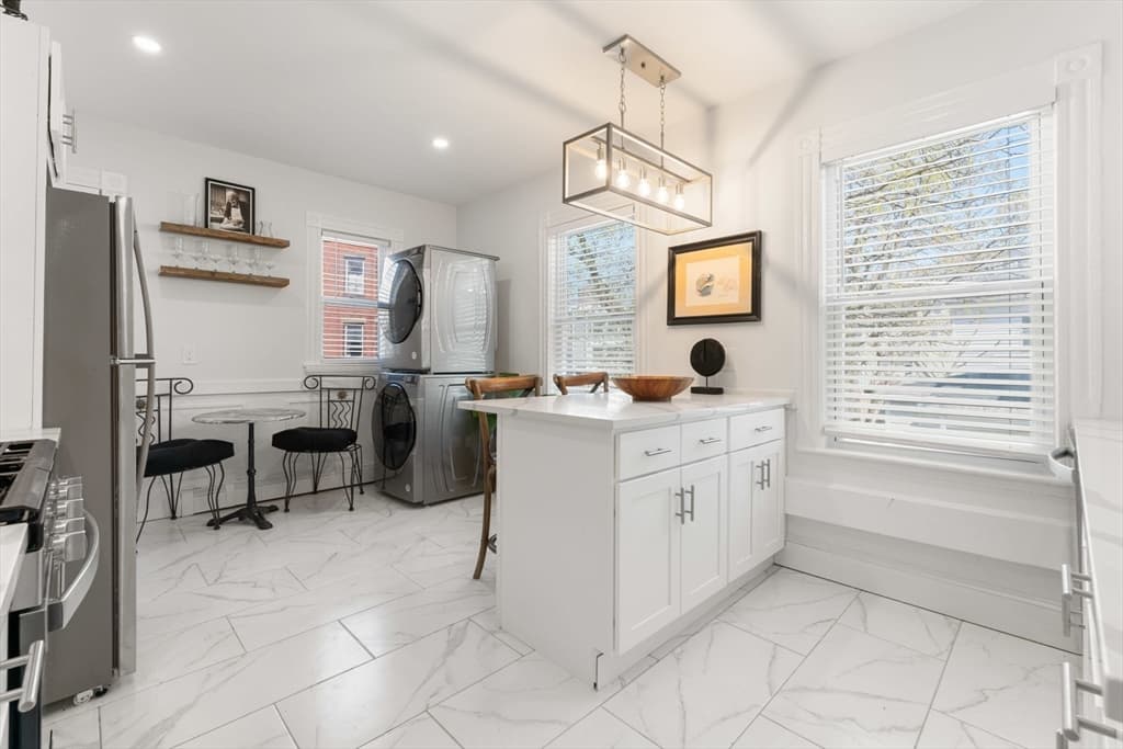 15 Germania St #2 photo 3