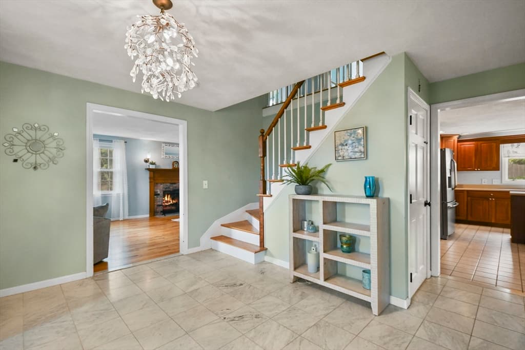 95 Wesson Terrace photo 2
