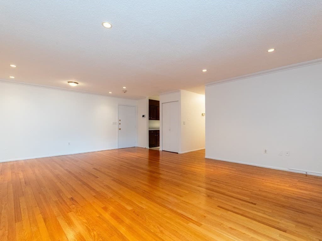 935 Washington St #4 photo 5