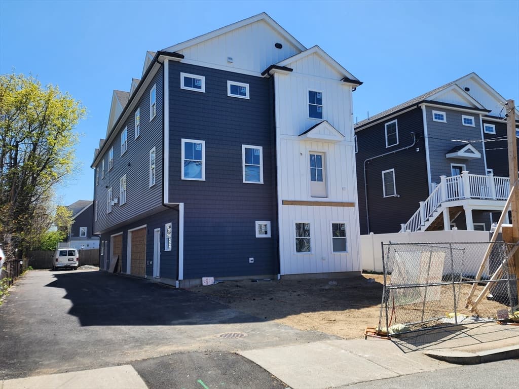 122 Russell St #1