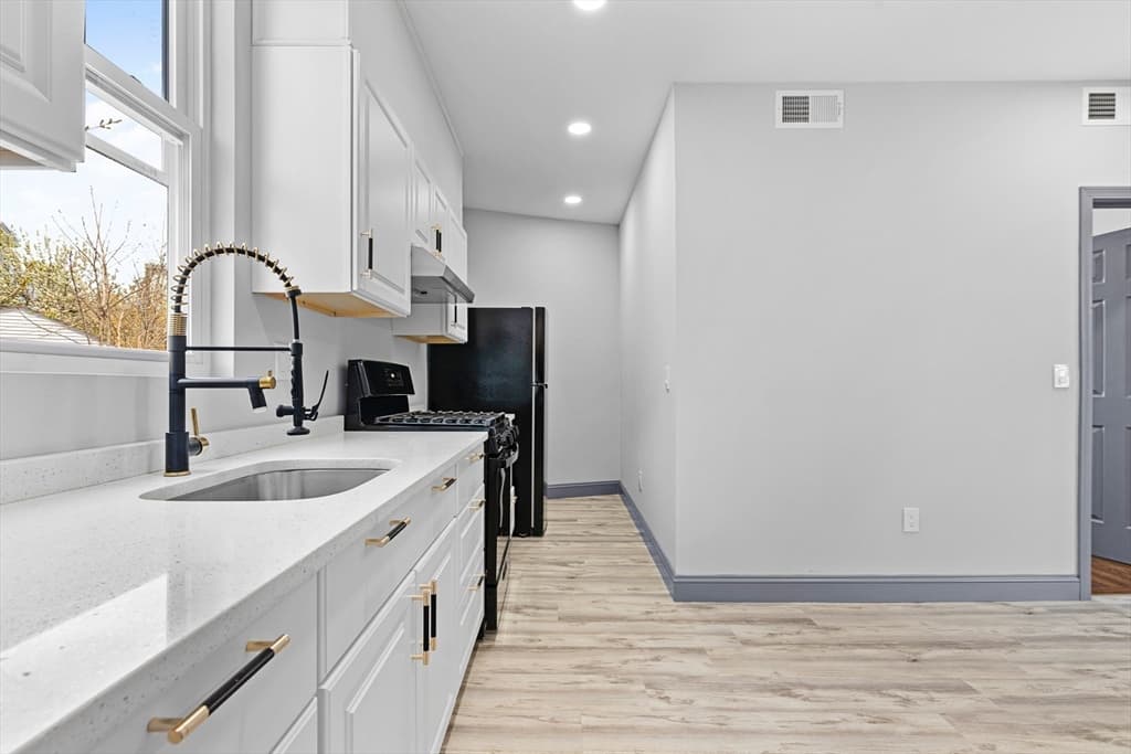 21 Valley Ave #2