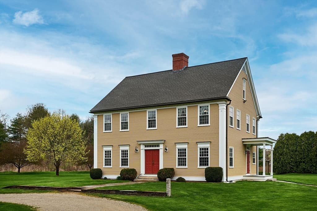 161 Christian Lane photo 2