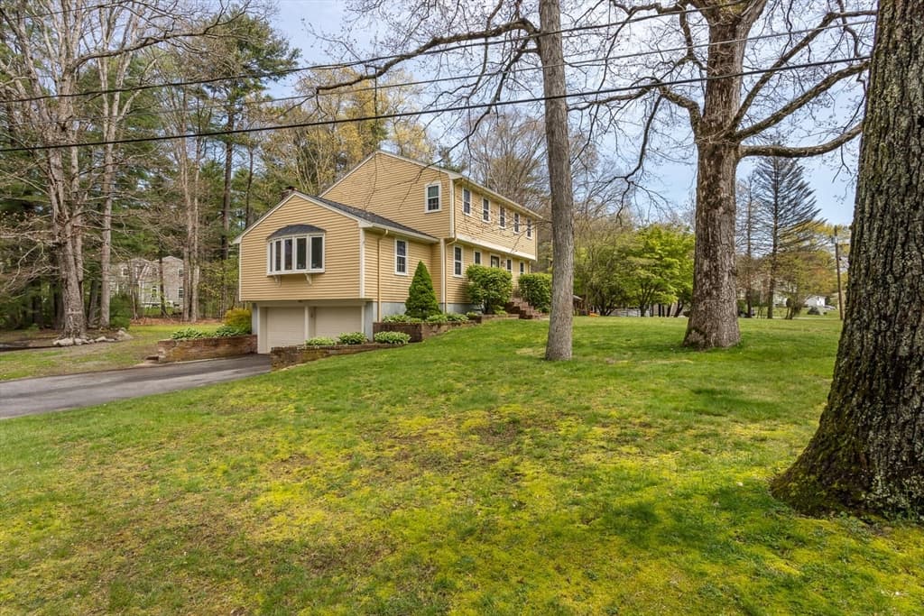 17 Kingsbrook Way photo 3
