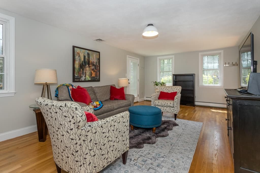 17 Kingsbrook Way photo 5