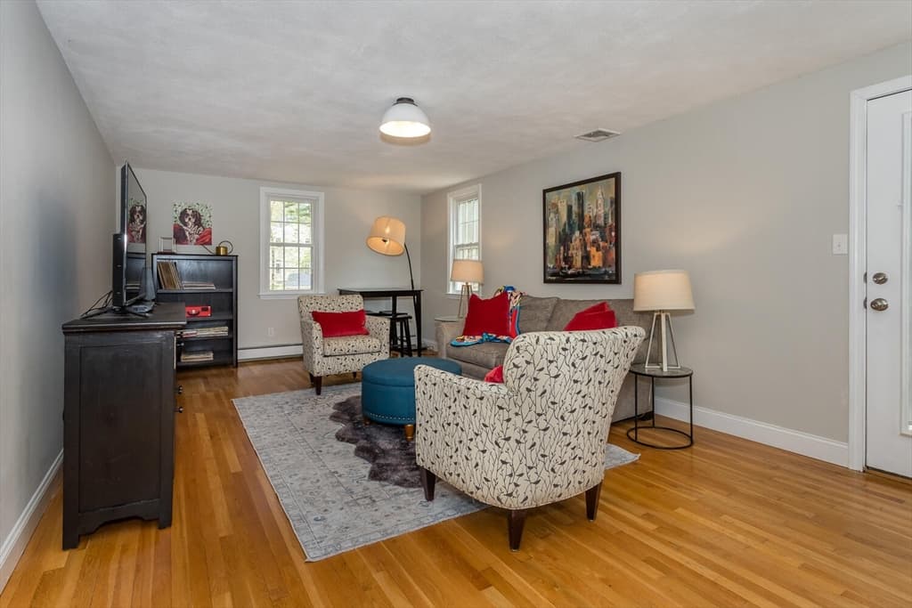 17 Kingsbrook Way photo 4