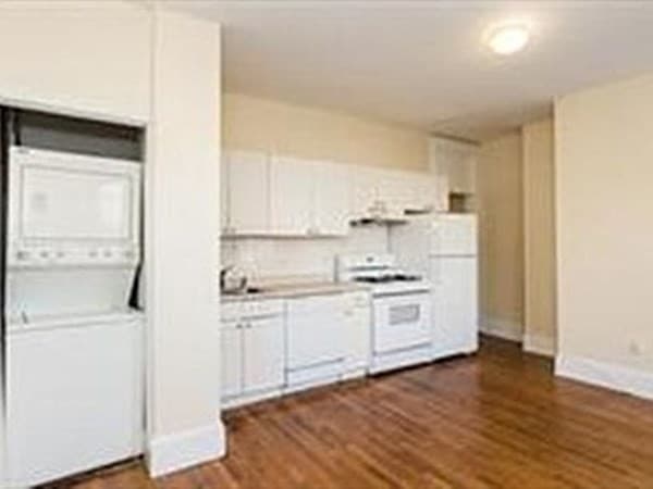 141 Chiswick Road #3 photo 3
