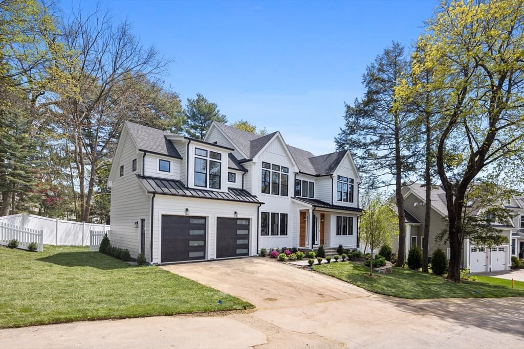25 Ridgeway Ave photo 2