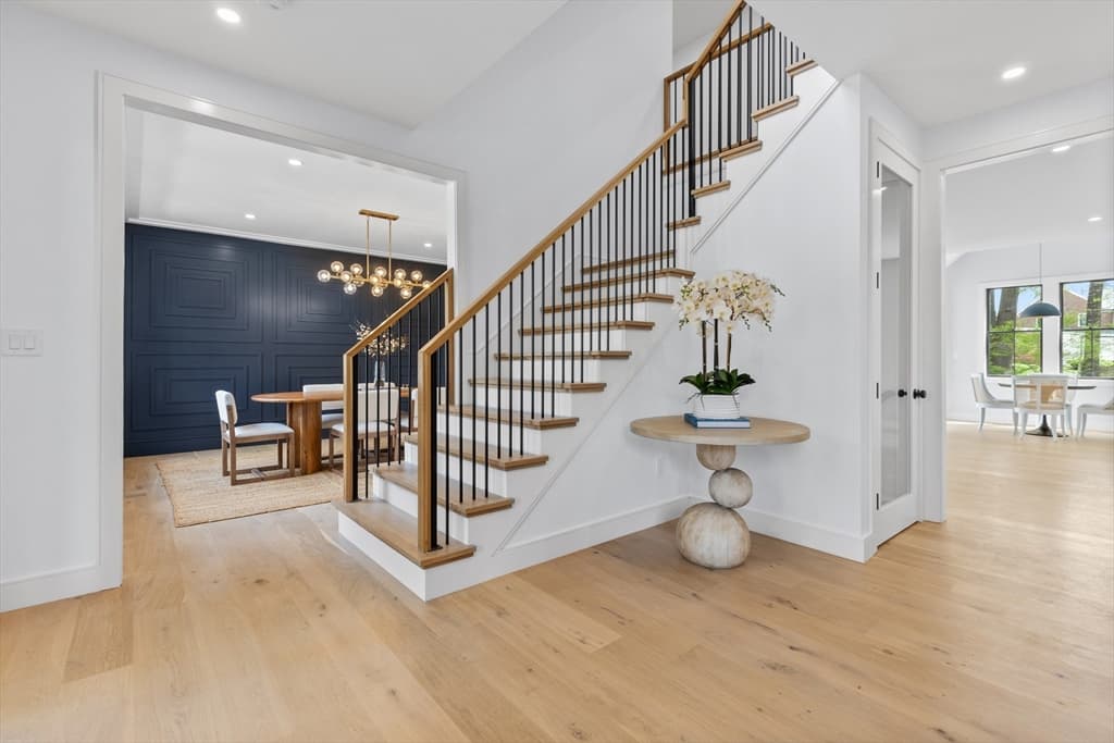 25 Ridgeway Ave photo 3