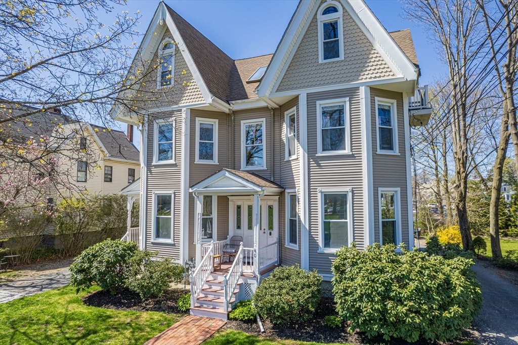 40 Chestnut St #1