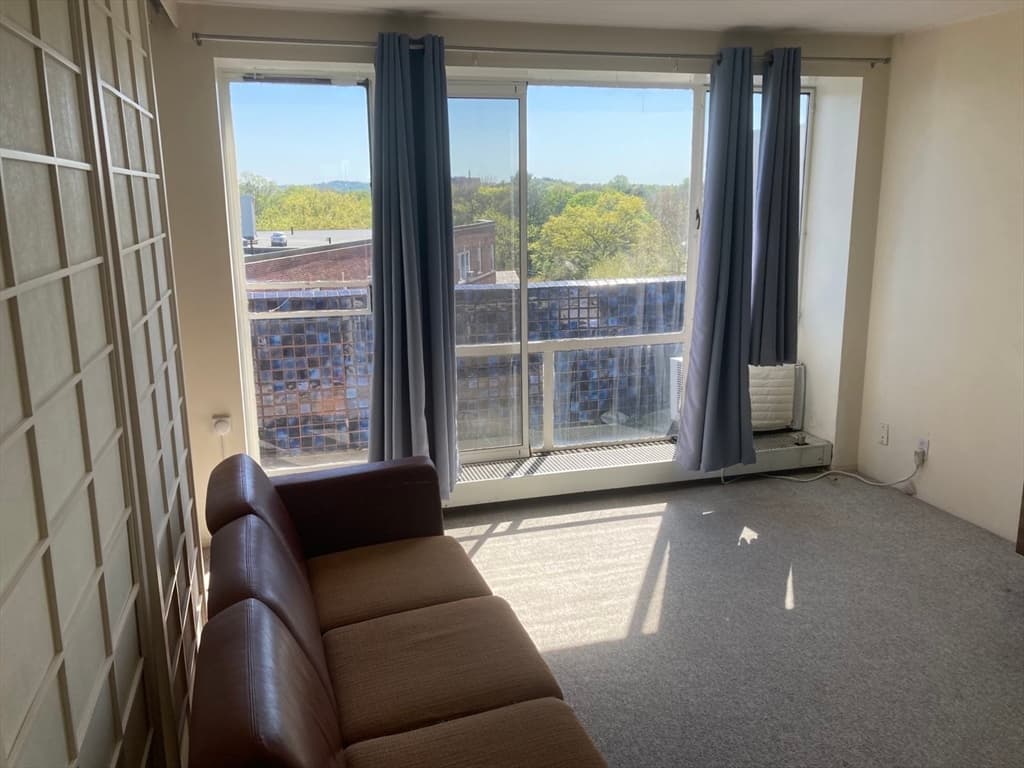 29 Concord Ave #809
