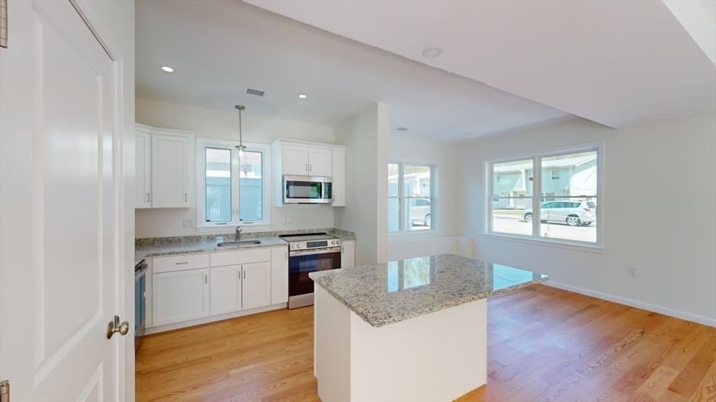 18 Wentworth Ave #1 photo 2