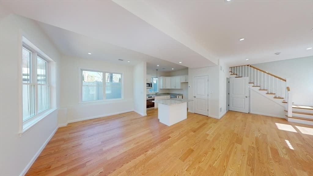 18 Wentworth Ave #1 photo 3