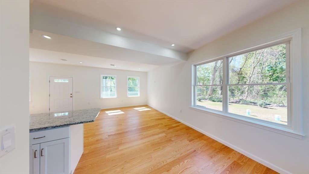 18 Wentworth Ave #2 photo 2