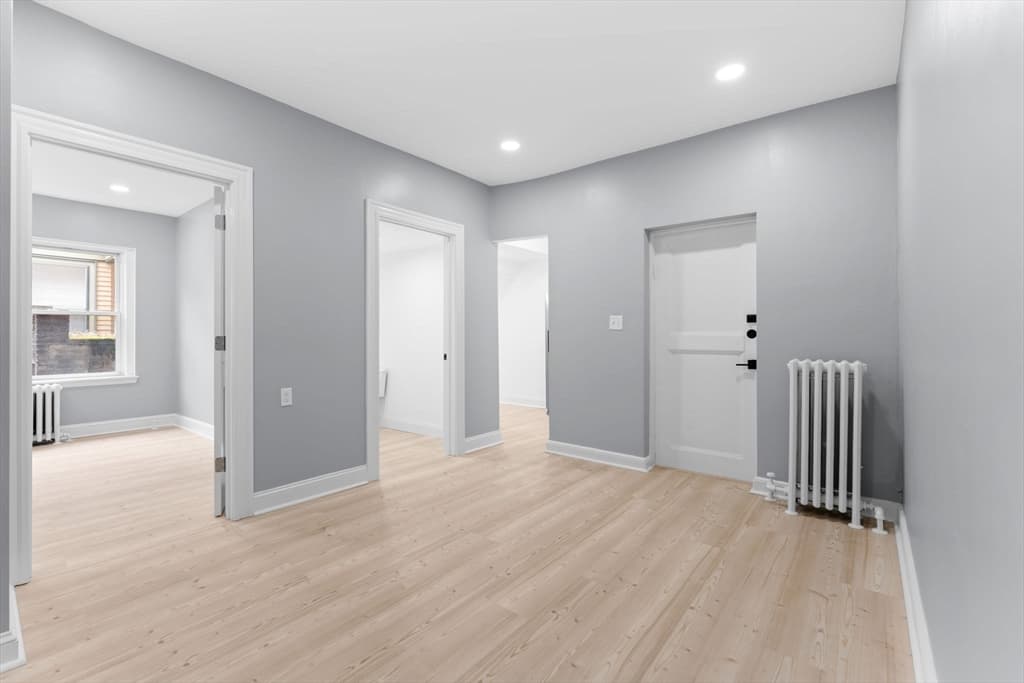 127 Winthrop Road #12A photo 3