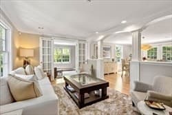 17 Hawthorne Ln photo 2