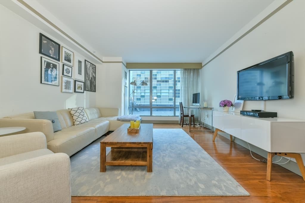 3 Avery Street #810 photo 3