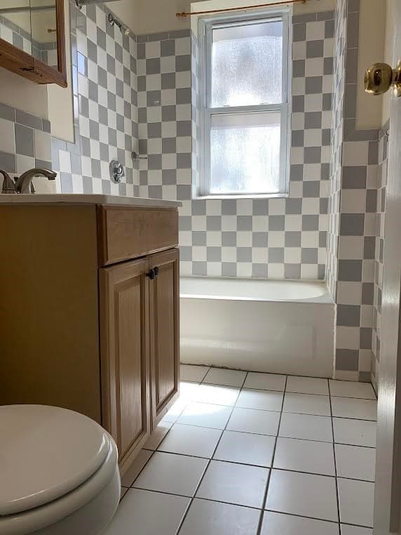 70 Strathmore Rd #3A photo 3