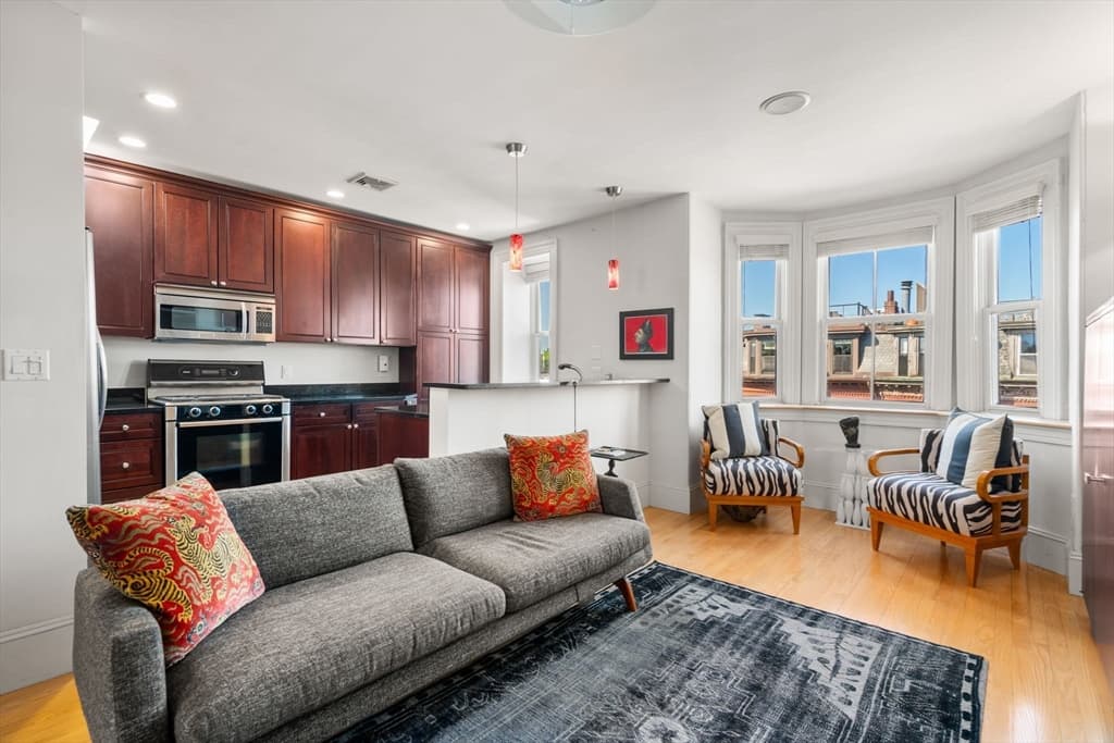 133 Pembroke Street #6