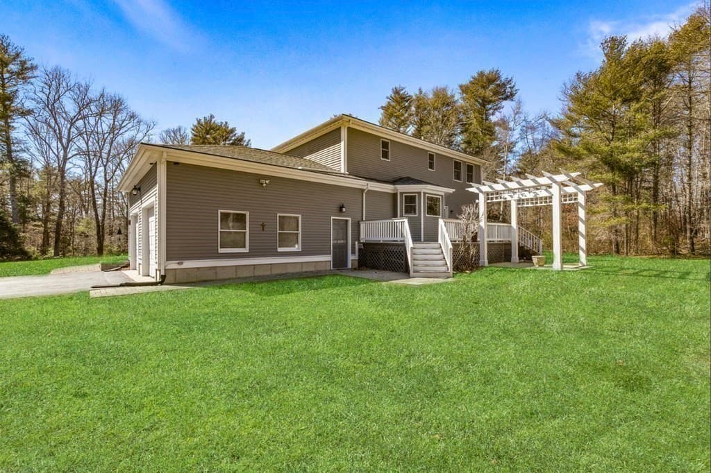 21 Clapp Rd photo 2