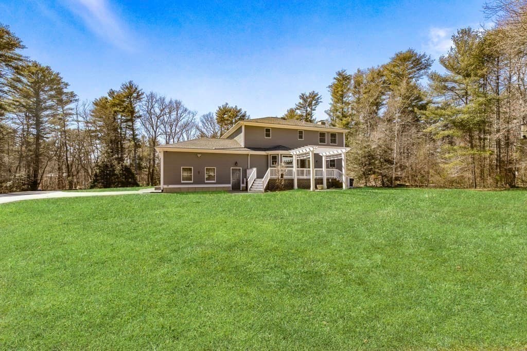 21 Clapp Rd