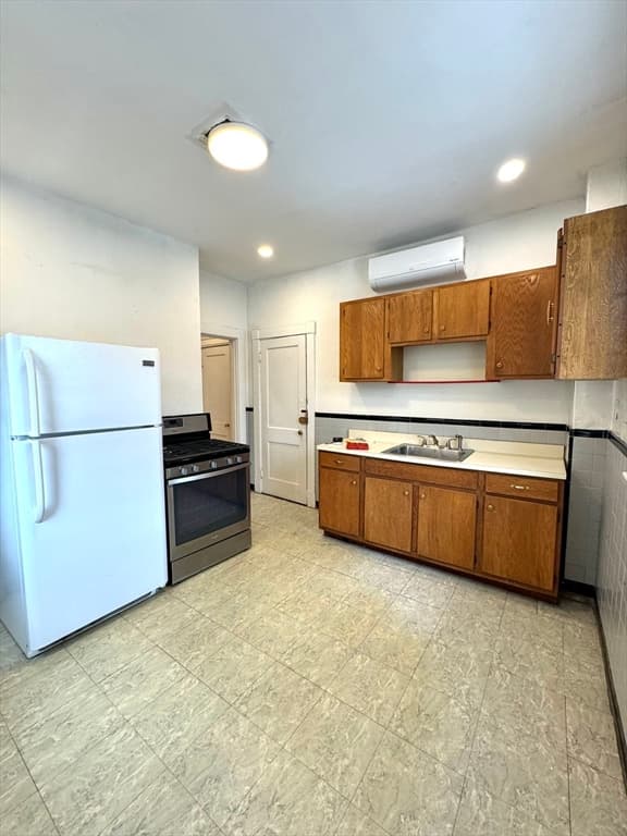 223 Harvard Ave #7