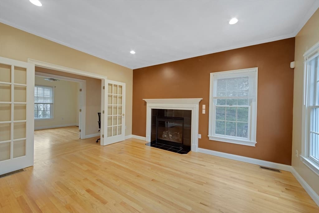 1 Emerson Lane photo 2
