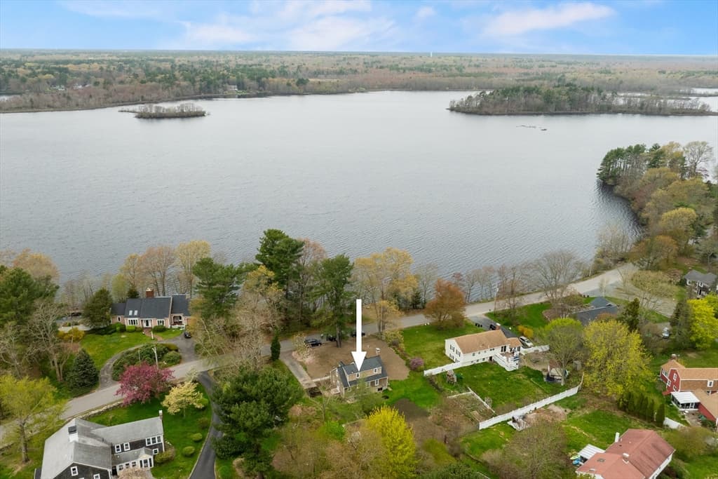 163 Lakeside Dr photo 2