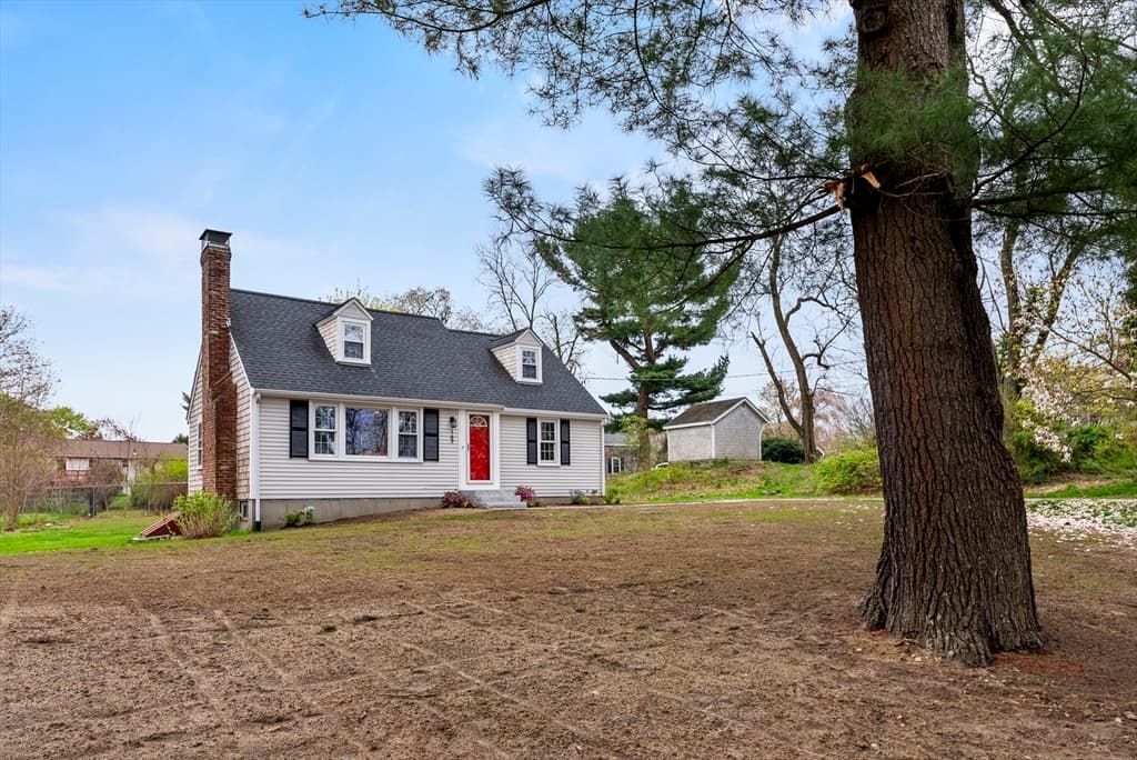 163 Lakeside Dr photo 4