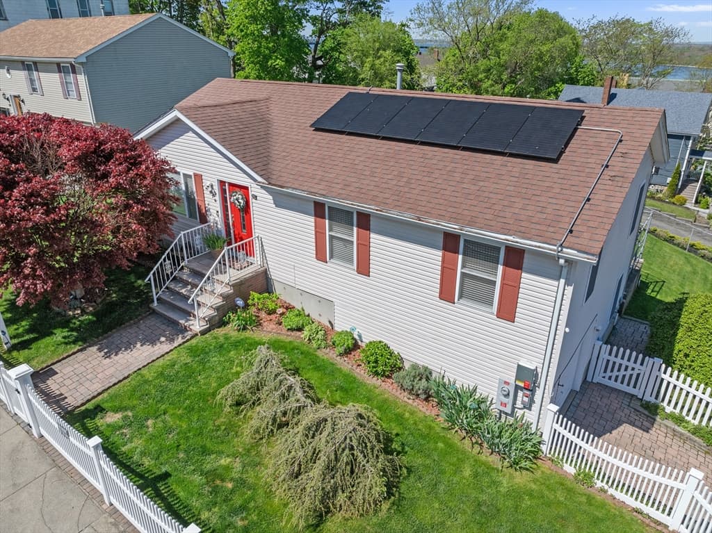 816 Rock St photo 3