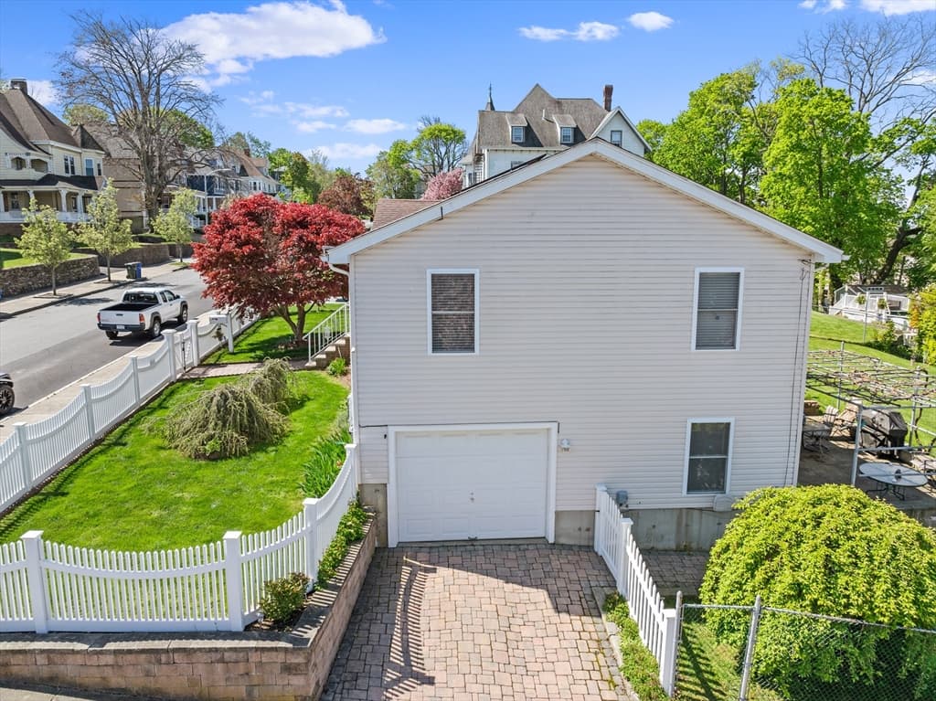 816 Rock St photo 4