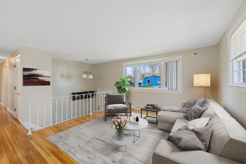 38 Hilltop Drive photo 2
