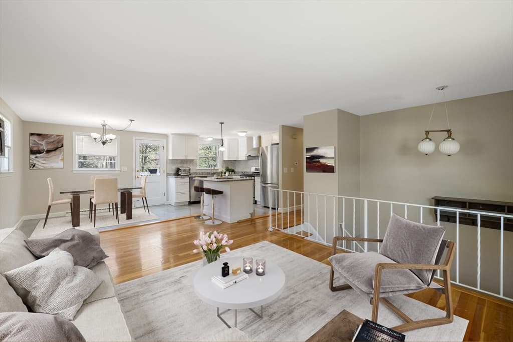 38 Hilltop Drive photo 3