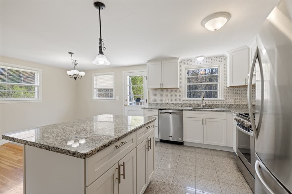 38 Hilltop Drive photo 5