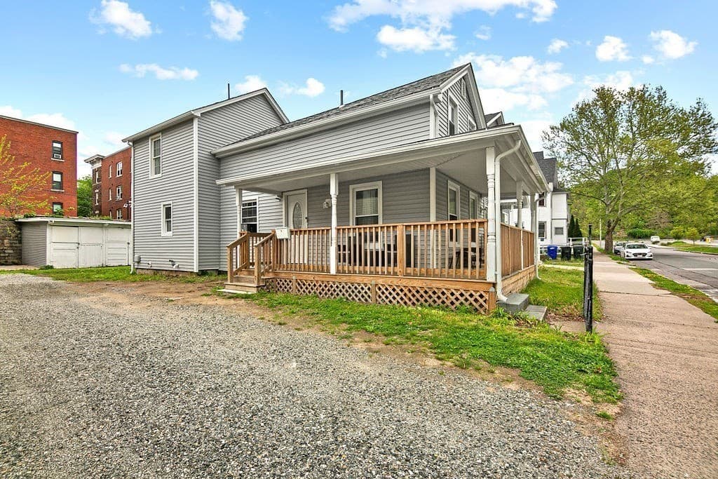 76 Marble St photo 2